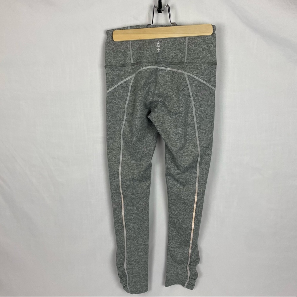 NEW Free People Movement High Rise Gray You’re A Peach 7/8 Leggings Size Small - Picture 2 of 12